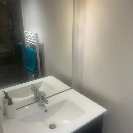 Home2 Apartament Pantin
