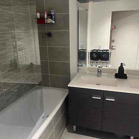 Home2 Apartament Pantin